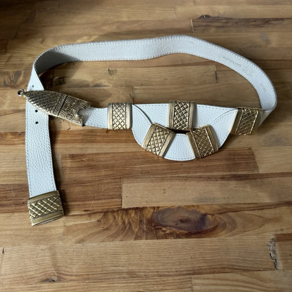 Gail Labelle Belt Leather White Gold‎ Size Medium Statement Hip Unique Medieval